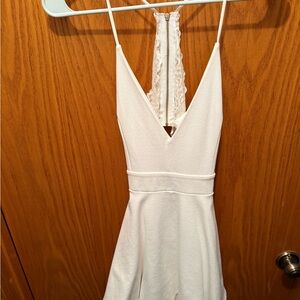 Elegant White Lace-Back Sleepwear